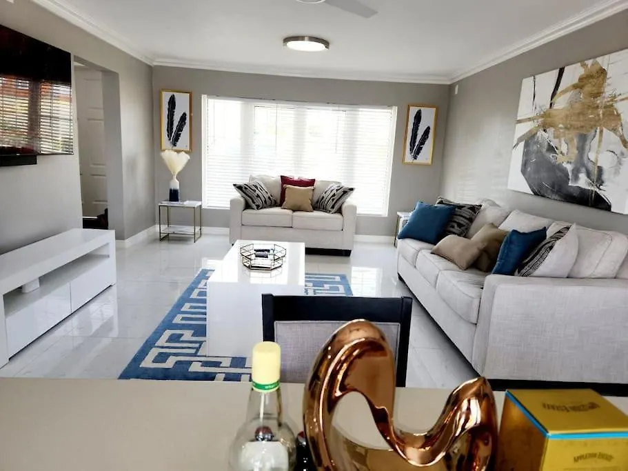 הוילה Brand New Luxurious Townhouse In נגריל