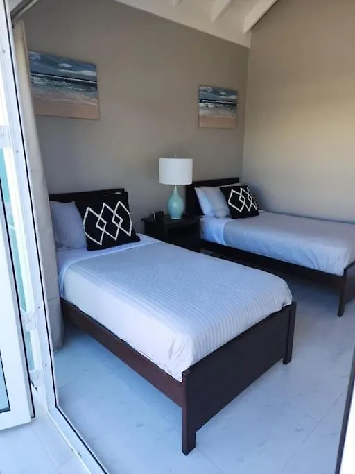 Brand New Luxurious Townhouse In Negril别墅